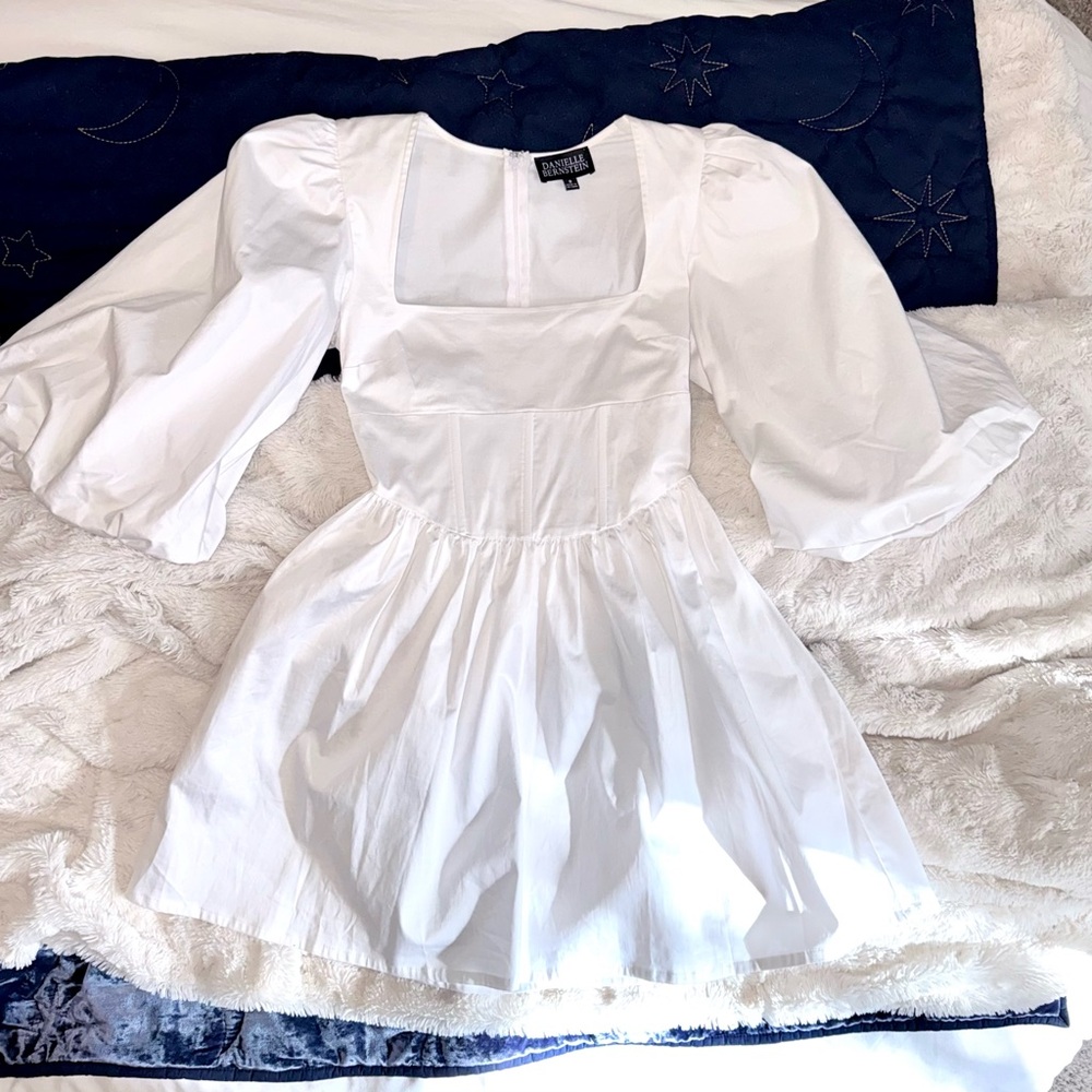 Macy’s Collection Danielle Bernstein White Puff S… - image 1